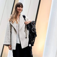 цвет Black на плече